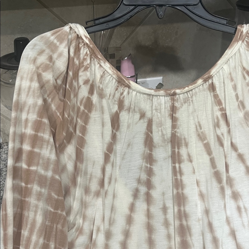 Young Fabulous & Broke Beige Tie-Dye Blouse - Picture 13 of 14
